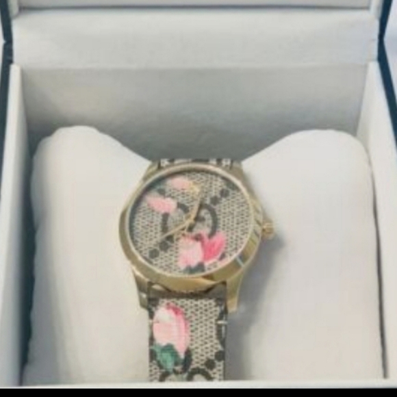 GUCCI LUXURY Statement Watch SWISS MADE QUARTZ - Picture 2 of 6